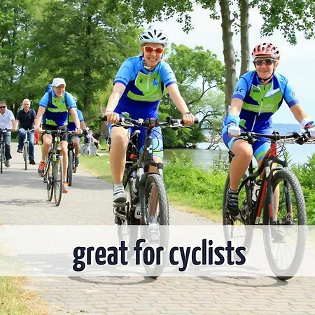 Vakantiehuis Wiesengefluester E5 - Gruppenfreundlich In Randlage Mit Fasssauna