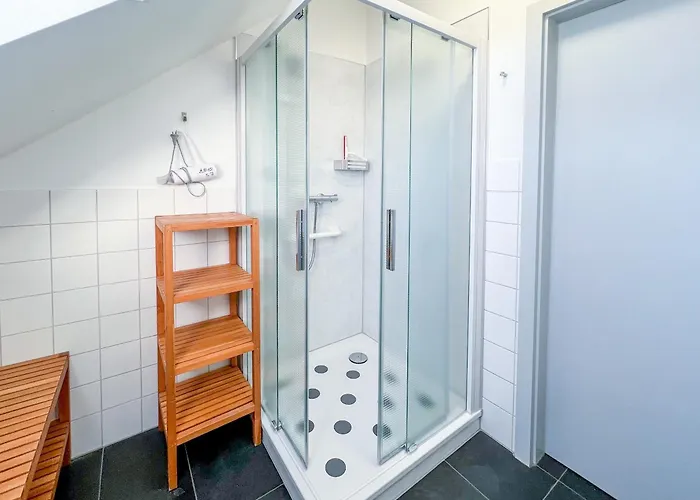 Holiday home Wiesengefluester E5 - Gruppenfreundlich In Randlage Mit Fasssauna